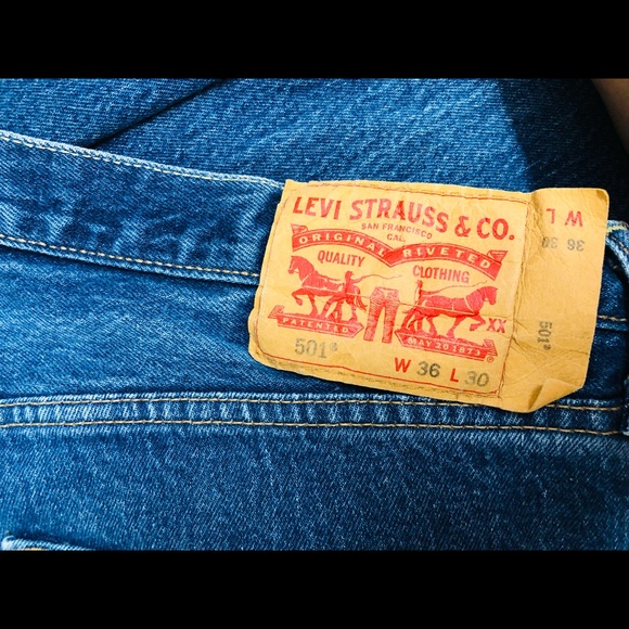 Levi’s Denim Jeans to carry out your daily dose of work in style. - Picture 2 of 2